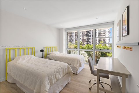 Condo in Miami, Florida, 3 bedrooms  № 1875706 - photo 17