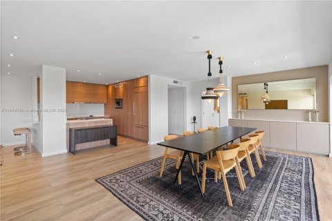 Condo in Miami, Florida, 3 bedrooms  № 1875706 - photo 6