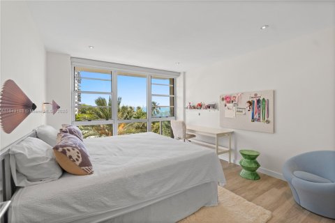 Condo in Miami, Florida, 3 bedrooms  № 1875706 - photo 21