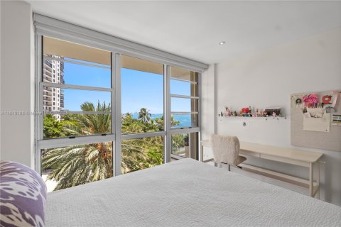 Condo in Miami, Florida, 3 bedrooms  № 1875706 - photo 22