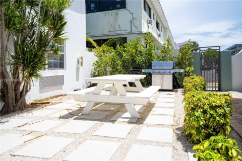 Appartement à louer à Miami Beach, Floride: 46.27 m2 № 2390308 - photo 11