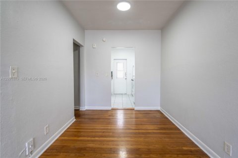 Appartement à louer à Miami Beach, Floride: 46.27 m2 № 2390308 - photo 6