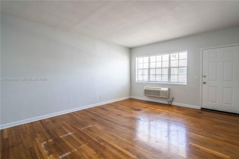 Appartement à louer à Miami Beach, Floride: 46.27 m2 № 2390308 - photo 2