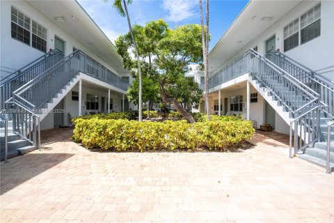 Studio à Miami Beach, Floride № 2390308