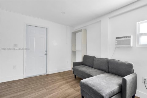 Casa en alquiler en Homestead, Florida, 1 dormitorio, 156.73 m2 № 1956485 - foto 3