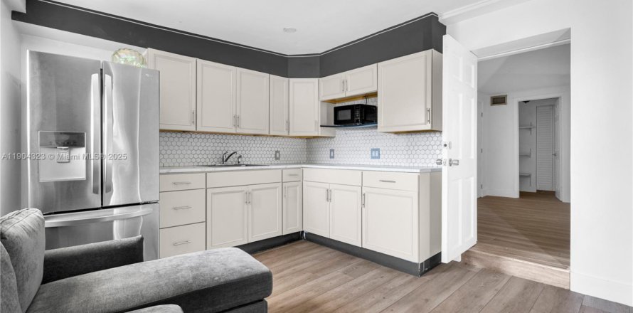 Casa en Homestead, Florida 1 dormitorio, 156.73 m2 № 1956485