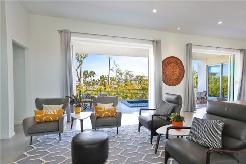 House in Sarasota, Florida 3 bedrooms, 351.91 sq.m. № 2166491 - photo 8