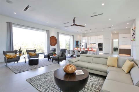 House in Sarasota, Florida 3 bedrooms, 351.91 sq.m. № 2166491 - photo 13