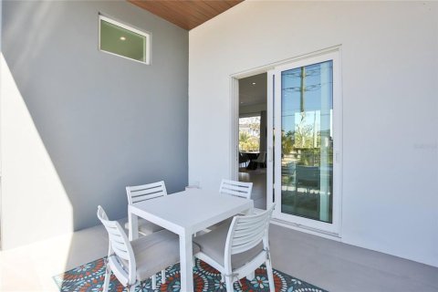 House in Sarasota, Florida 3 bedrooms, 351.91 sq.m. № 2166491 - photo 23