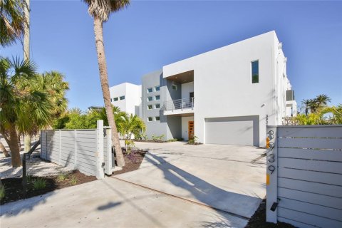 House in Sarasota, Florida 3 bedrooms, 351.91 sq.m. № 2166491 - photo 3
