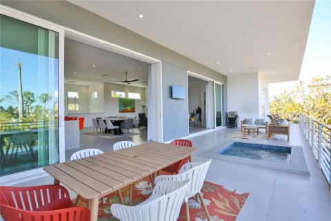 House in Sarasota, Florida 3 bedrooms, 351.91 sq.m. № 2166491 - photo 22