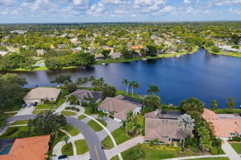 Villa ou maison à louer à Wellington, Floride: 4 chambres, 252.97 m2 № 2248348 - photo 5