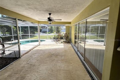 Villa ou maison à vendre à Palm Harbor, Floride: 2 chambres, 146.97 m2 № 2419906 - photo 24