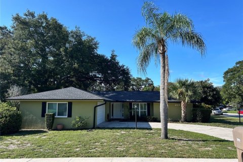 Villa ou maison à vendre à Palm Harbor, Floride: 2 chambres, 146.97 m2 № 2419906 - photo 2