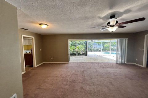 Villa ou maison à vendre à Palm Harbor, Floride: 2 chambres, 146.97 m2 № 2419906 - photo 12