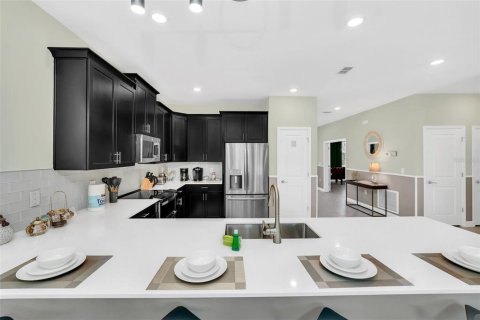 House in Davenport, Florida 9 bedrooms, 405.98 sq.m. № 1559777 - photo 5