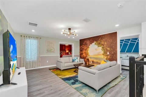 House in Davenport, Florida 9 bedrooms, 405.98 sq.m. № 1559777 - photo 24