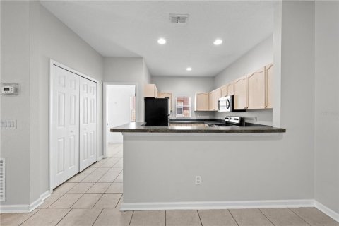 Casa en alquiler en Kissimmee, Florida, 4 dormitorios, 166.95 m2 № 1906376 - foto 6