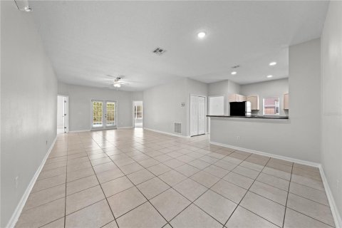 Casa en alquiler en Kissimmee, Florida, 4 dormitorios, 166.95 m2 № 1906376 - foto 4