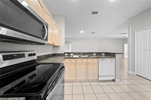Casa en alquiler en Kissimmee, Florida, 4 dormitorios, 166.95 m2 № 1906376 - foto 7