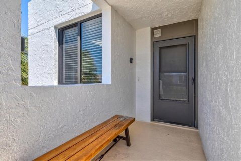 Condo in Longboat Key, Florida, 2 bedrooms  № 1675188 - photo 14