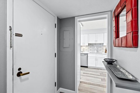 Condo in Longboat Key, Florida, 2 bedrooms  № 1675188 - photo 15