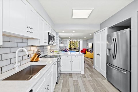 Condo in Longboat Key, Florida, 2 bedrooms  № 1675188 - photo 20