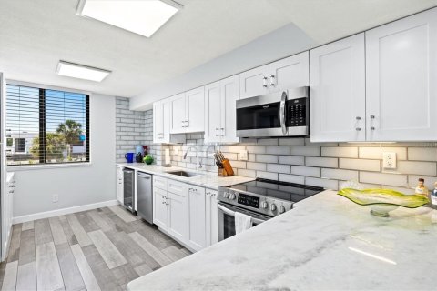 Condo in Longboat Key, Florida, 2 bedrooms  № 1675188 - photo 17