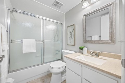 Condo in Largo, Florida, 2 bedrooms  № 2377818 - photo 21