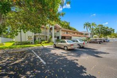 Condo in Largo, Florida, 2 bedrooms  № 2377818