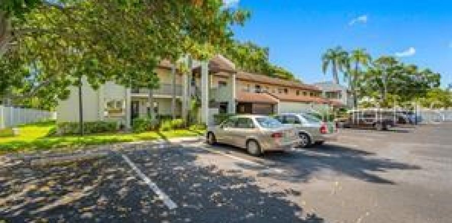 Condo in Largo, Florida, 2 bedrooms  № 2377818