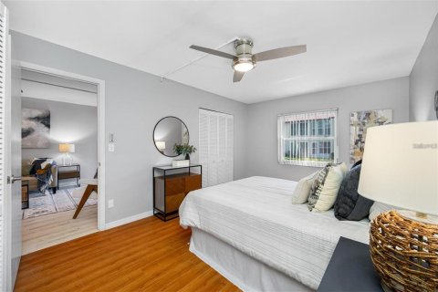 Condo in Largo, Florida, 2 bedrooms  № 2377818 - photo 15