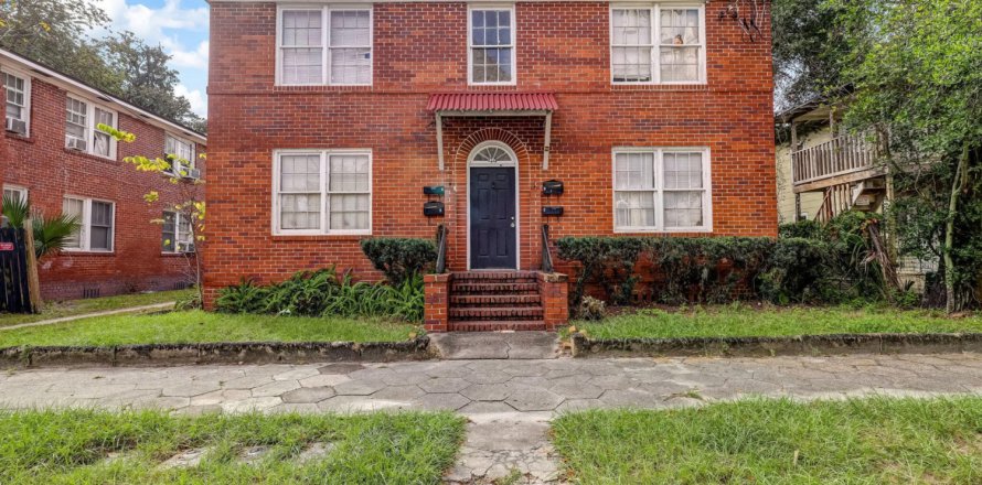 Immobilier commercial à Jacksonville, Floride 4 chambres, 267.56 m2 № 889618