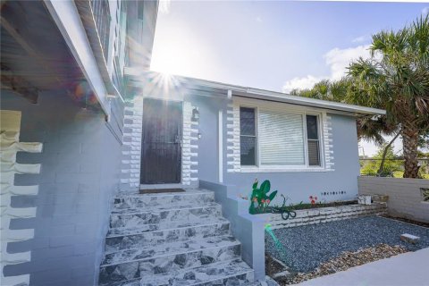 House in Daytona Beach, Florida 3 bedrooms, 168.34 sq.m. № 2099010 - photo 4