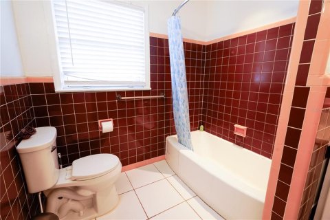 House in Daytona Beach, Florida 3 bedrooms, 168.34 sq.m. № 2099010 - photo 21