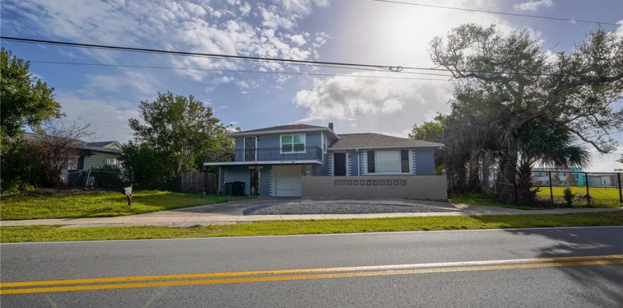 House in Daytona Beach, Florida 3 bedrooms, 168.34 sq.m. № 2099010
