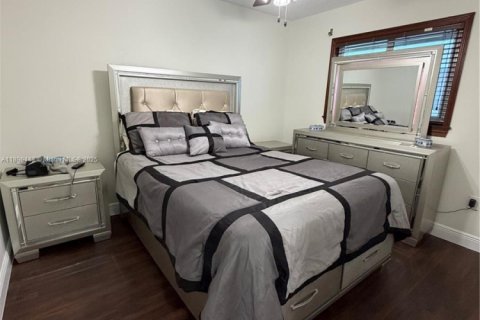 Casa en venta en Homestead, Florida, 4 dormitorios, 206.52 m2 № 1949194 - foto 15