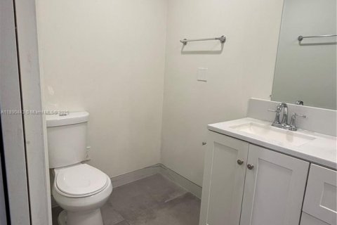 Casa en venta en Homestead, Florida, 4 dormitorios, 206.52 m2 № 1949194 - foto 19