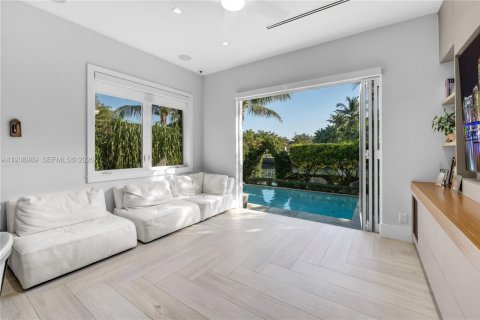 Touwnhouse à vendre à Coral Gables, Floride: 4 chambres, 320.61 m2 № 1998326 - photo 24