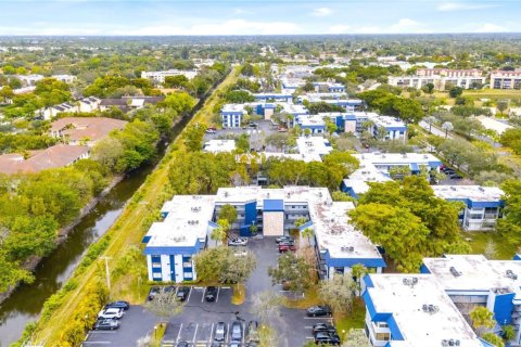 Condo à Margate, Floride, 2 chambres  № 2084413