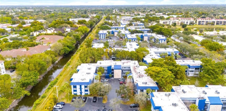 Condo à Margate, Floride, 2 chambres  № 2084413