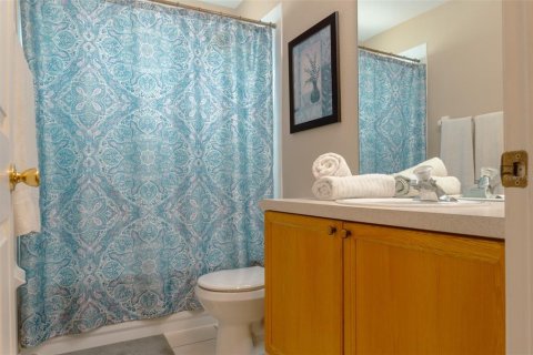 Casa en venta en Kissimmee, Florida, 5 dormitorios, 209.49 m2 № 1910118 - foto 17