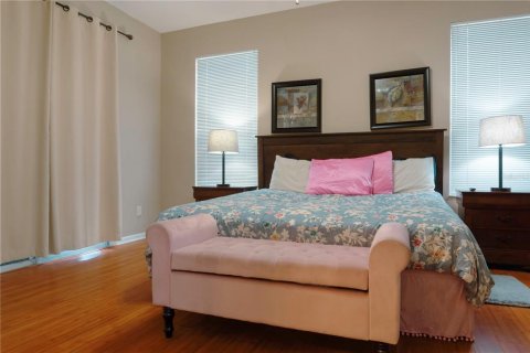 Casa en venta en Kissimmee, Florida, 5 dormitorios, 209.49 m2 № 1910118 - foto 5