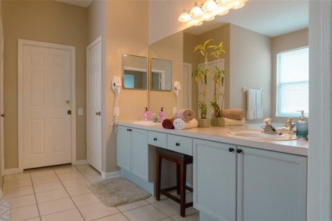 Casa en venta en Kissimmee, Florida, 5 dormitorios, 209.49 m2 № 1910118 - foto 6