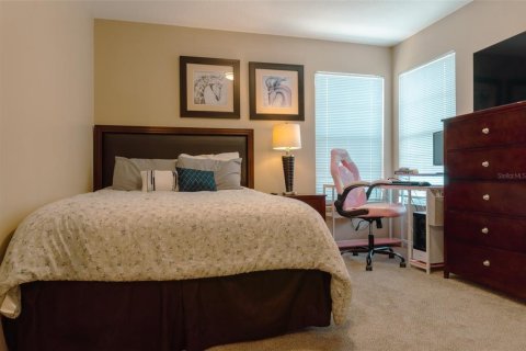 Casa en venta en Kissimmee, Florida, 5 dormitorios, 209.49 m2 № 1910118 - foto 16