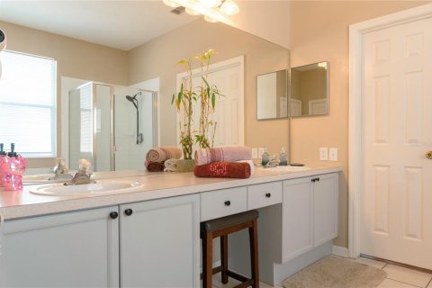 Casa en venta en Kissimmee, Florida, 5 dormitorios, 209.49 m2 № 1910118 - foto 9