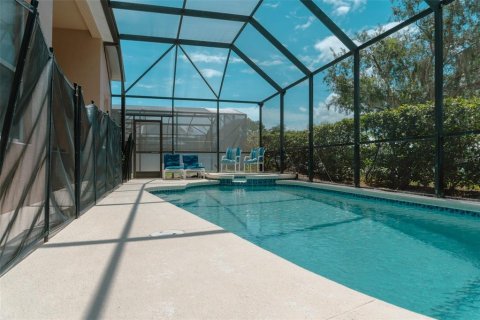 Casa en venta en Kissimmee, Florida, 5 dormitorios, 209.49 m2 № 1910118 - foto 15
