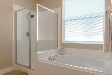 Casa en venta en Kissimmee, Florida, 5 dormitorios, 209.49 m2 № 1910118 - foto 10