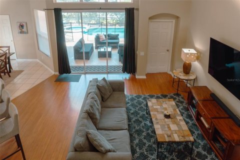 Casa en venta en Kissimmee, Florida, 5 dormitorios, 209.49 m2 № 1910118 - foto 3
