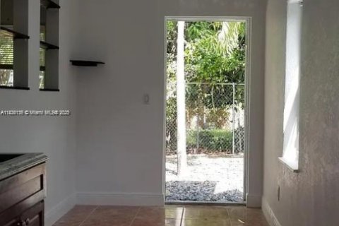 Apartment in Miami, Florida 1 bedroom № 1820205 - photo 7